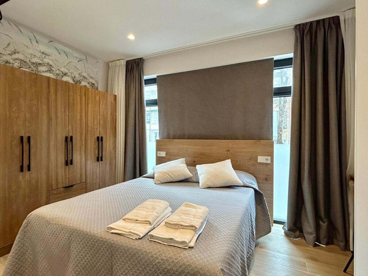 MITRA Sarria Living Suite 2 - 1